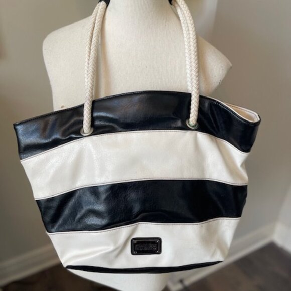 Black and white stripe tote - Picture 3 of 5